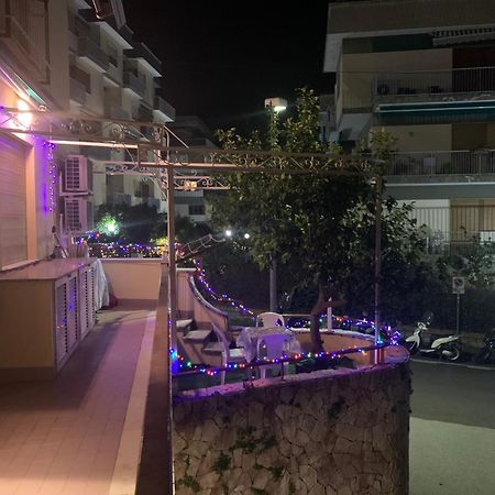 Treehouse Sorrento Apartment מראה חיצוני תמונה