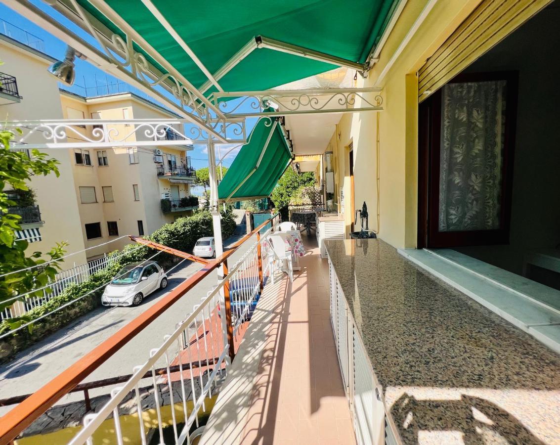 Treehouse Sorrento Apartment מראה חיצוני תמונה